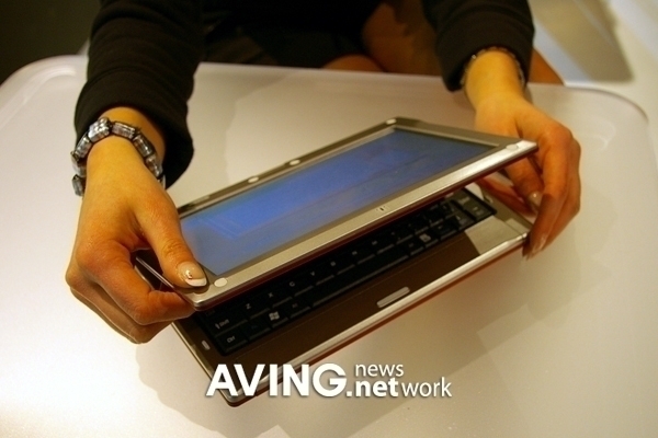 1.2Kg Tablet NotePC ‘Flybook dialogue V33i’