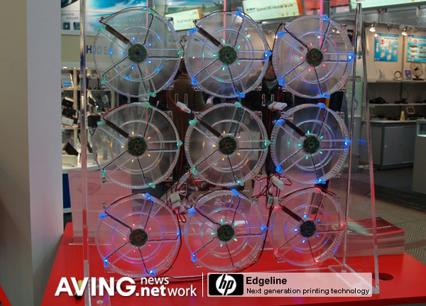 [CeBIT2007 Sketch 19] Various fan display