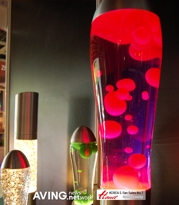 Zhongshan Huaxing Lighting to present its interior stand lighting