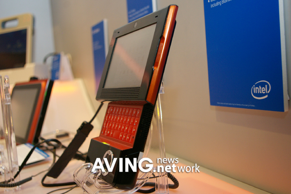 Intel to introduce 5-inch portable concept PC 'Donley'
