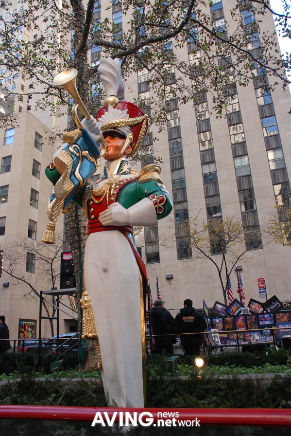 [Visual Tour] Ice Skating at Rockefeller Center