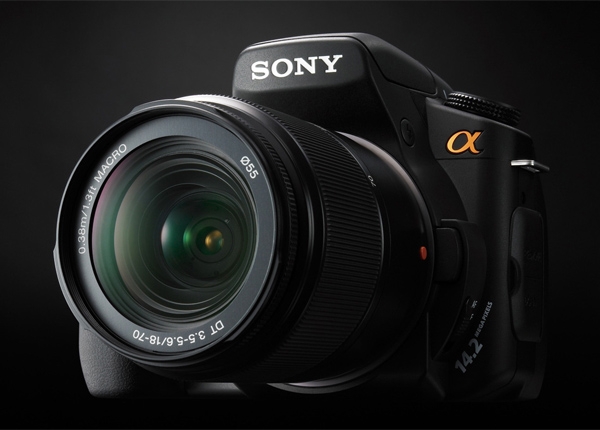 Sony Camera Introduction Sony's two mainstream DSLR cameras with Quick AF Live View system