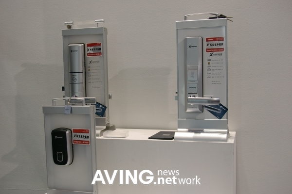 [At a Glance] COMMAX DoorLock 'CDL-300R'