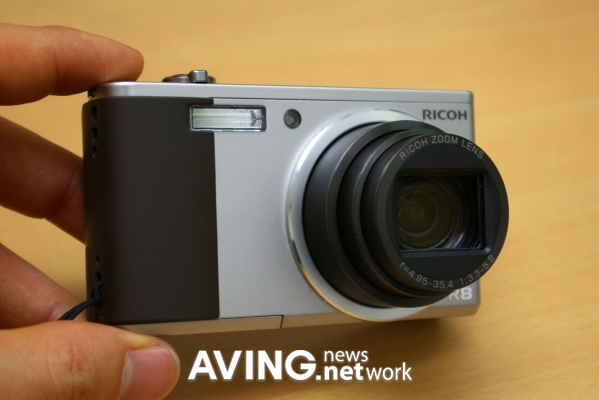 RICOH to release its 10M premium compact digital camera 'R8'