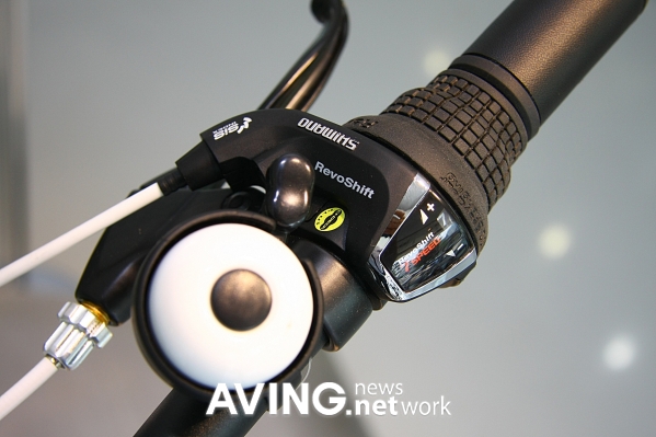 SAMCHULY to launch its folding commuter bicycle designed by Andre Kim