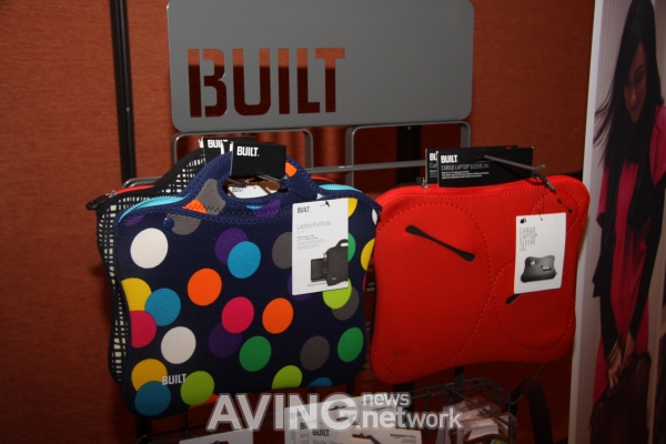 Built to showcase its laptop sleeves with a variety of colors and patterns