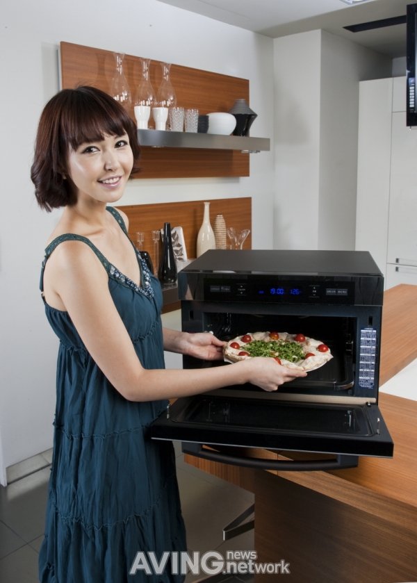 Samsung launches new multifunctional cooking appliance in S. Korea