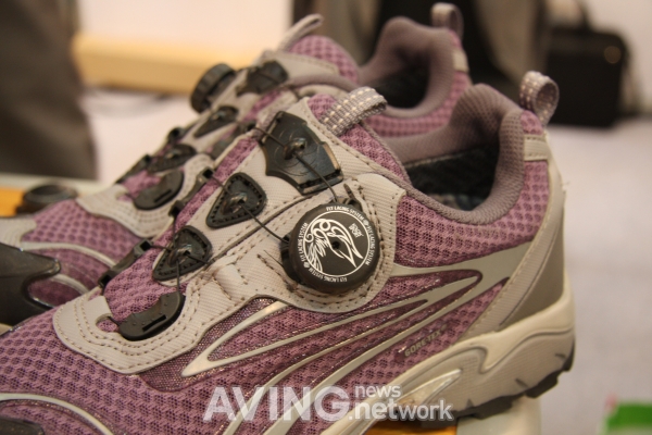 [BISS 2010] Windwire Features Its Fly Lacing System