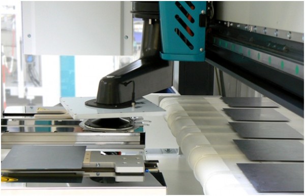 Manz Stack Machine Manz AG to Present the new Generation of its SpeedPicker Automation System