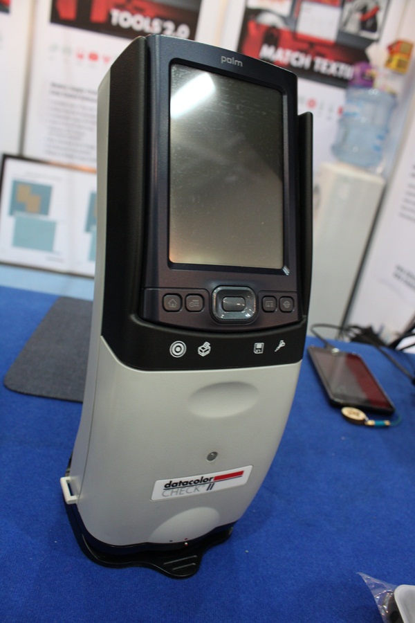 [KORTEX 2011] Maestech to color standardization Spectrophotometer
