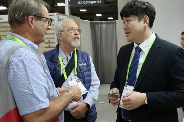 [CES 2019] Amo Lab Introduces Sleep-improving Wearable Device AMO+