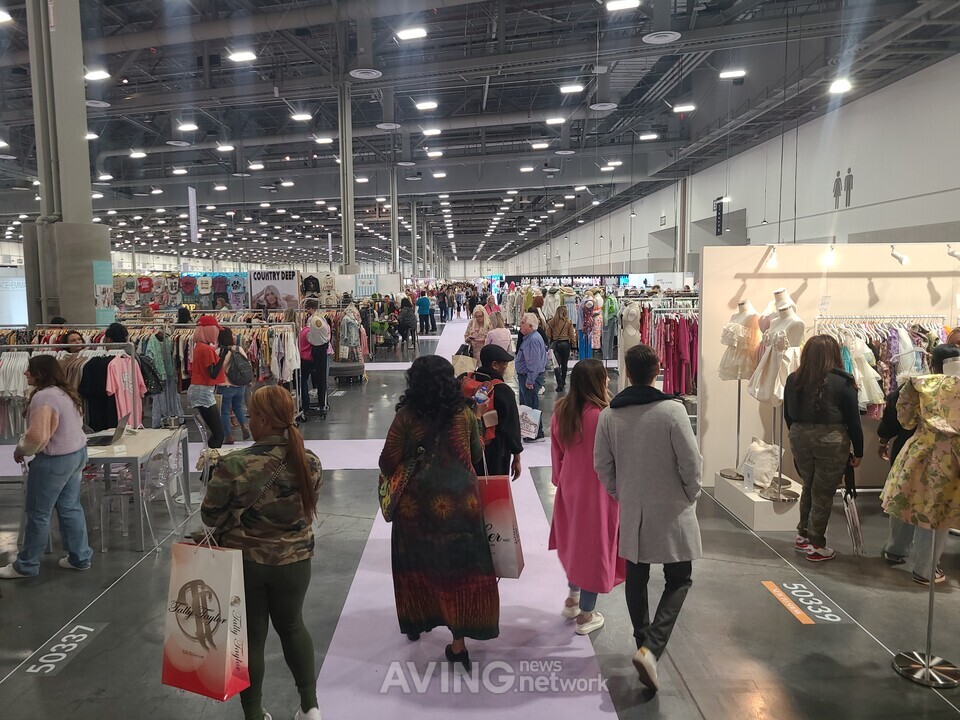 Las Vegas] MAGIC, PROJECT, and SOURING at MAGIC Las Vegas returned February  13-15th, 2023 Showcasing New Brands, Driving Trends, Attracting Global  Retailers < Health & Life < Article - AVING NEWS