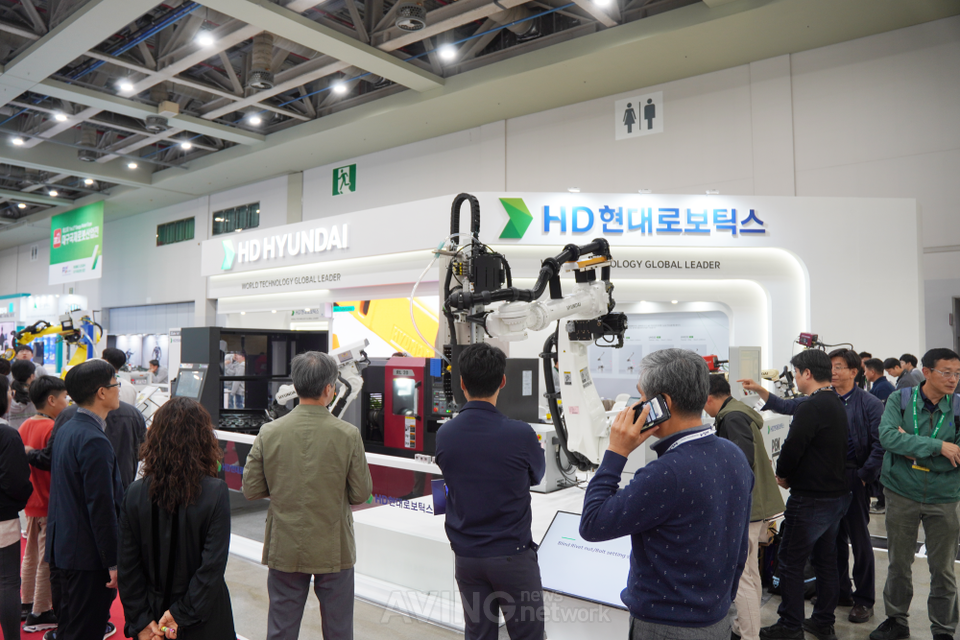 HD Hyundai Robotics debuts collaborative robot “U Series” at FIX 2024 ...