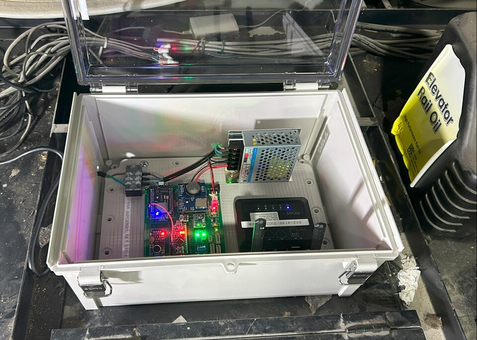 Internal structure of the elevator smart maintenance system | Photo courtesy of N2 Infotech