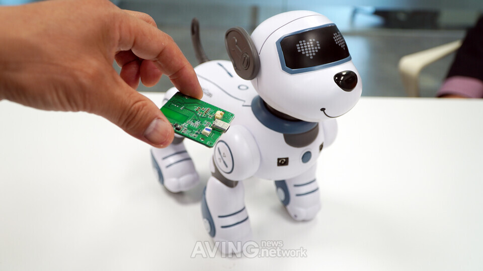 US&K Launches 'Robot-Ears' AI Earbot AE Series, Targeting U.S. Humanoid ...